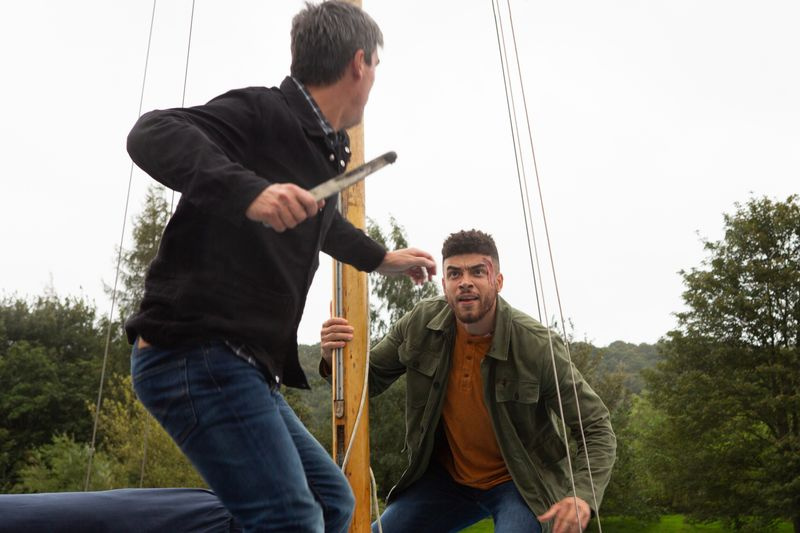 Moira și Nate par înfricoșați de ceea ce a plănuit Cain în Emmerdale