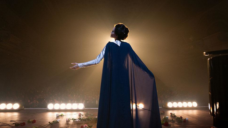   Angelina Jolie v Mariji