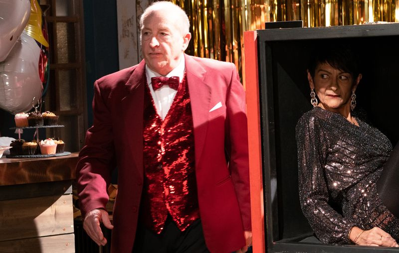 Coronation Streetin spoilerit: Geoff Metcalfe syyttää Yasmeenia epäonnistumisestaan