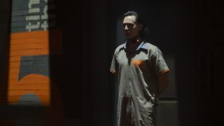 Tom Hiddleston în