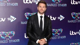 Le présentateur de 'The Masked Singer', Joel Dommett, rejoindra 'Celebrity Gogglebox'