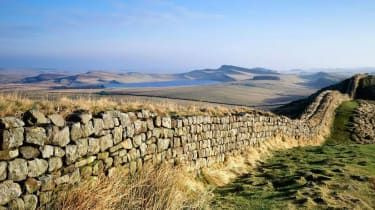 Zidul lui Hadrian: de ce a fost construit?