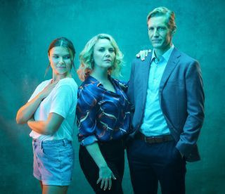 Darsteller von „Lie With Me“: Phoebe Roberts, Charlie Brooks und Brett Tucker.