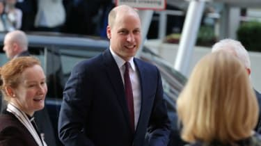 Capul ras al Prințului William primește un răspuns mixt