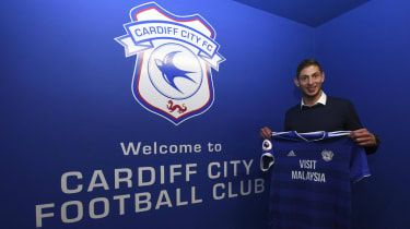Atacantul argentinian Emiliano Sala s-a alăturat Cardiff City pentru o taxă record de 15 milioane de lire sterline