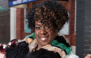 EastEnders-näyttelijä Tameka Empson, alias Kim Fox, kuntomatkalla Sport Reliefille
