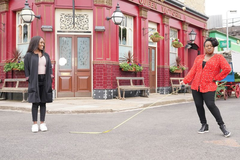 Diane Parish ja Tameka Empson Denise Foxina ja Kim Foxina