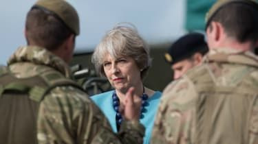 Hvorfor Gavin Williamson afpresser Theresa May med en trussel på 20 milliarder pund