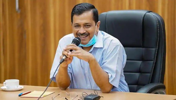Campagna 'Red Light on Gaadi off' lanciata da Arvind Kejriwal per ridurre l'inquinamento