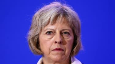 Theresa May: alinhamento de chefes de polícia totalmente brancos 'não é bom o suficiente'