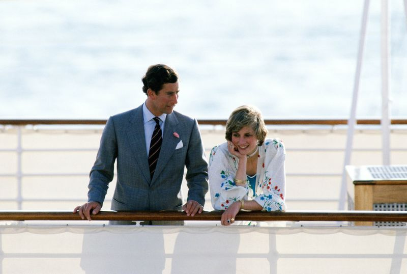 TV esta noche: el príncipe Carlos y la princesa Diana se relajan juntos.