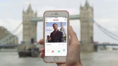 Los delitos relacionados con Tinder y Grindr se multiplican por siete en dos años