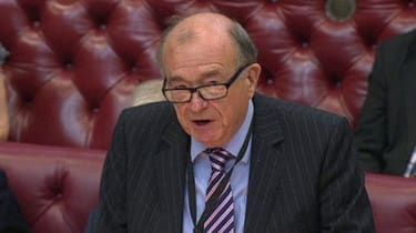 Lord Sewel behält seinen Titel, obwohl er wegen Prostituiertenansprüchen aufgehört hat