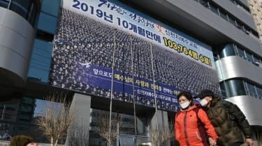 Jefe de culto de Corea del Sur enfrenta investigación por homicidio por coronavirus