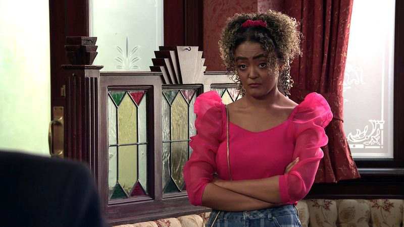 Emma Brooker din Coronation Street arată nefericită