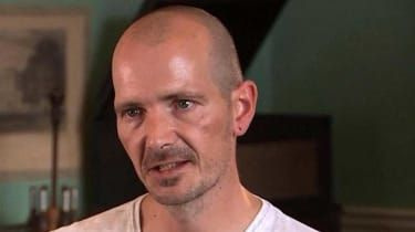 Preživeli iz Novichoka Charlie Rowley pravi, da je bilo živčno sredstvo prikrito kot parfum