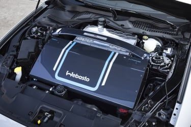 Ford și Webasto dezvăluie astăzi Mustang Lithium, un prototip Mustang fastback electric cu baterie ultra-înaltă. Cu mai mult de 1.000 ft.-lbs. de cuplu și peste 900 de cai putere inst