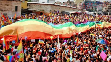 Gay Pride-mars Istanbul getroffen met traangas en rubberen kogels