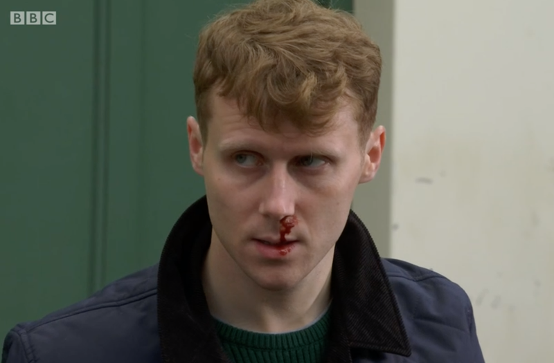 Billy discute con Jay en EastEnders