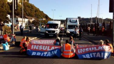 Protestul Izolați Marea Britanie