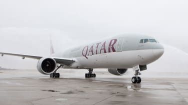 RAF eskorterar Qatar Airways plan till Manchester
