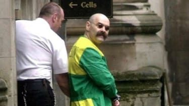 Charles Bronson propose à l'actrice de Coronation Street