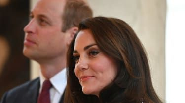 Princ William a Kate Middleton požadujú 1,5 milióna eur za fotografie s polonahými