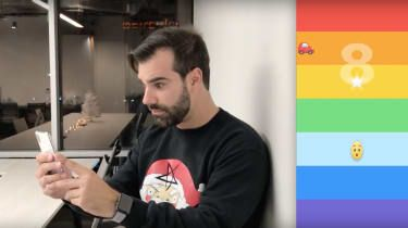 Apple iPhone XゲームRainbrowを使用すると、眉毛を使って遊ぶことができます
