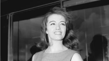 Profumo-affaire: model en showgirl Christine Keeler overleden
