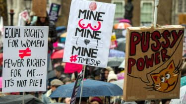 'Oppgående' forbuds-parlamentsmedlem målrettet av truss-protest