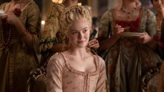A Grande Elle Fanning