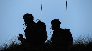 Royal Marines z 42 Commando sa zúčastňuje cvičenia v Škótsku