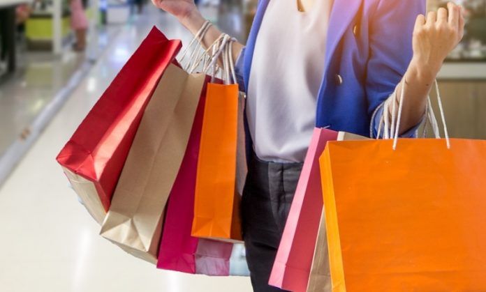 Parduotuvė Pendžabe apmokestino Rs. 8 už nešiojimo krepšį, gavo baudą už Rs. 32 000