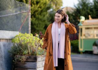 Il nuovo arrivato di 'Neighbours' Montana Cox rivela un ENORME colpo di scena per bambini!