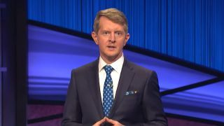 Ken Jennings bo z Mayim Bialik do konca leta 2021 razdelil naloge gostitelja 'Jeopardy!'