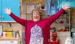Brendan O’Carroll paljastab 5 saladust Mrs Browni jõulupakkumistest