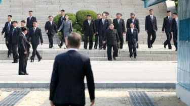 Kórejský summit na fotografiách: Kim Čong-un a Mun Če-in sa na prelomových rokovaniach usmievajú