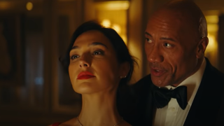 'Red Notice' trailer pits Dwayne Johnson, Ryan Reynolds tegen Gal Gadot