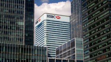 HSBC съкращава 35 000 работни места: защо печалбите паднаха