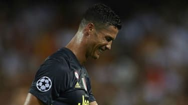 Reakcia Messiho fanúšikov na červenú kartu Cristiana Ronalda