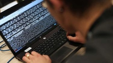 Hackerii ruși vizează din nou alegerile din SUA, avertizează Microsoft