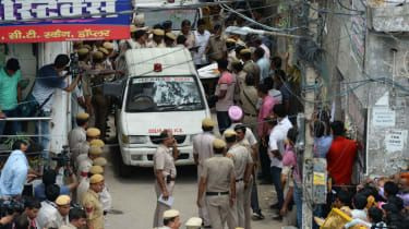 11 oameni găsiți morți în casa familiei Delhi