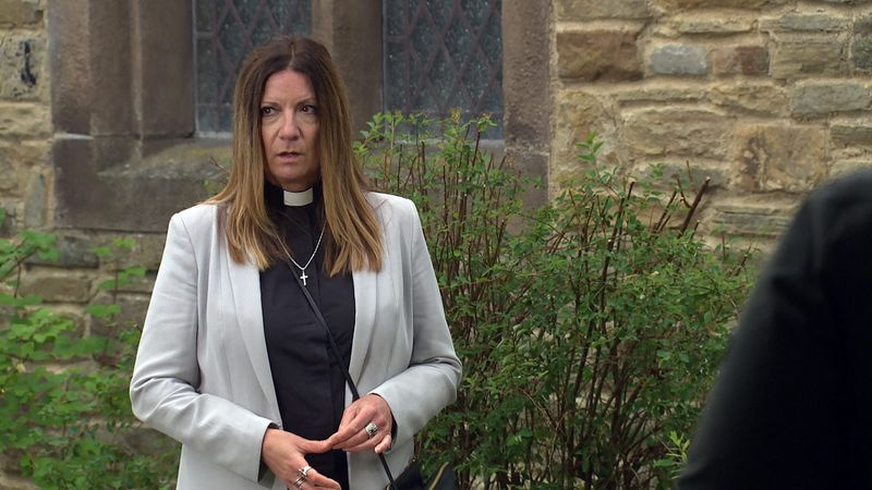 Moira interrompe Harriet e Malone a Emmerdale