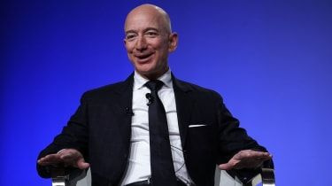 Jeff Bezos este fondatorul Amazon și al companiei spațiale Blue Origin