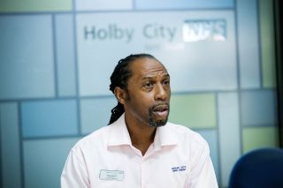 Tony Marshall grįžta į Casualty dėl medicininės dramos