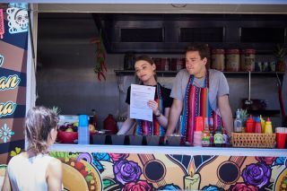 La star di “Home and Away” Sam Barrett parla della faida tra Chloe e Mac!