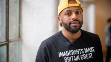 Czarny eurodeputowany Magid Magid mówi, że został poproszony o opuszczenie parlamentu UE