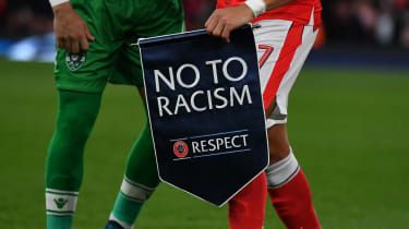 Kan 'Rooney-regelen' redusere rasisme i fotball?