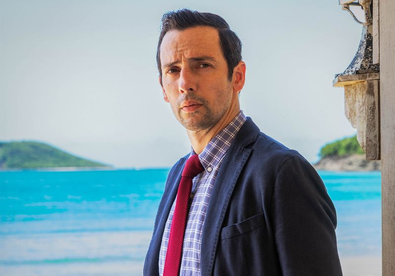 Smrt v raju 2020 Ralf Little kot DI Neville Parker