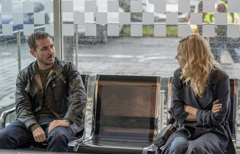 Dan und Emily gespielt von Sophie Rundle und Martin Compston